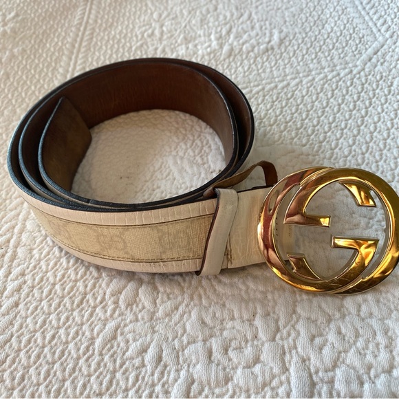 Gucci gold tone belt buckle. As Is - Picture 5 of 11